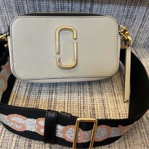 Marc Jacobs Camera Snapshot Crossbody Bag Beige Pink Double zip Gold Logo